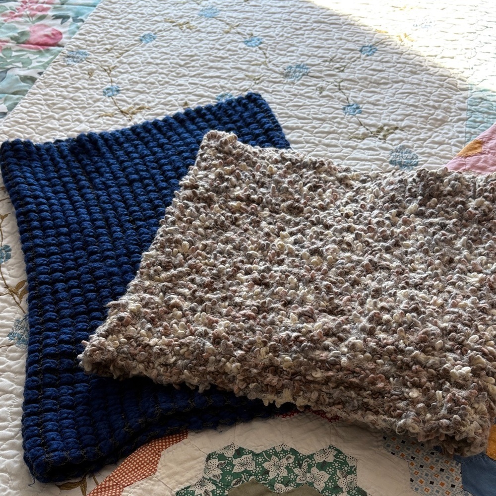 Bundle of Chunky Navy & Steve Madden Cream Boucle Mobius Infinity Scarves